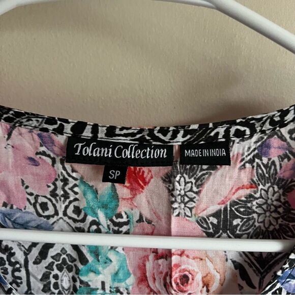 Tolani Black Geometric Floral Caftan Poncho Blouse Boho - Picture 2 of 6